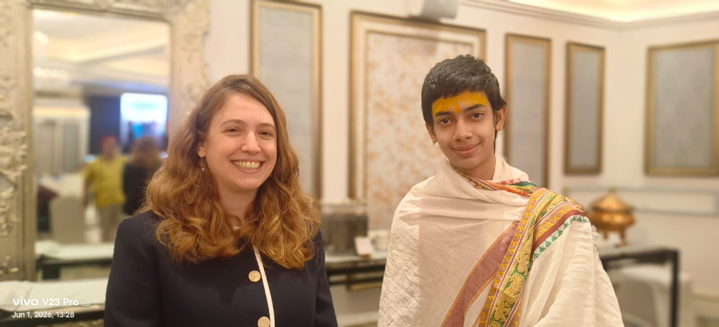 Ms. Hadas Bakst (एमएस हडास बक्स्ट)