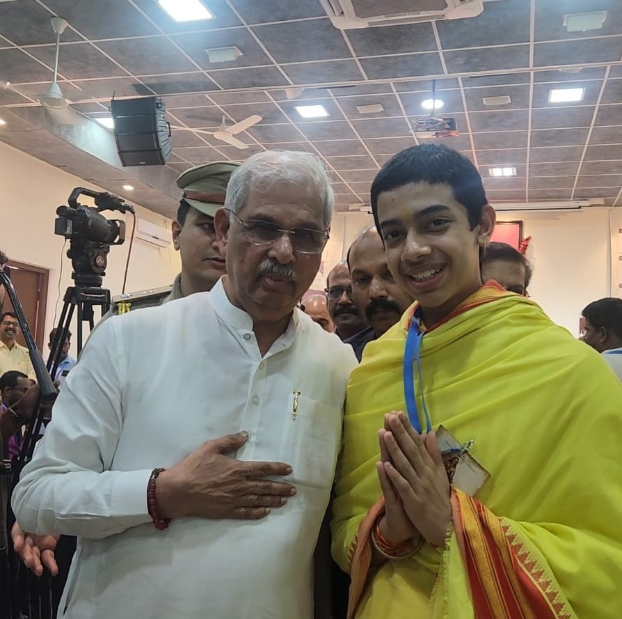 Hon'ble Shri Rajendra Vishwanath Arlekar Ji (माननीय राजेन्द्र विश्वनाथ आर्लेकर जी)